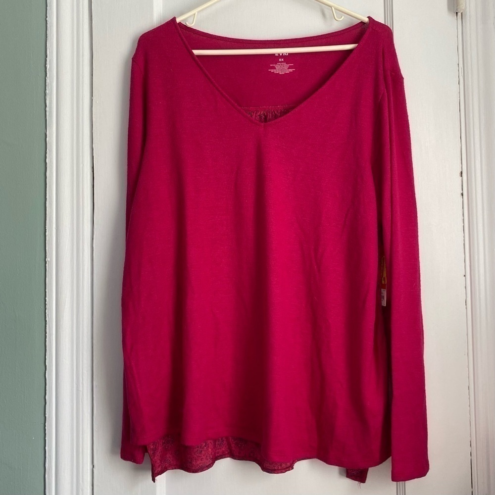 NWT- Plus Size EVRI Mixed Media Top - Size 0X